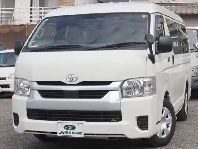 トヨタ ハイエース 3BA-TRH214W(2WD)の写真2