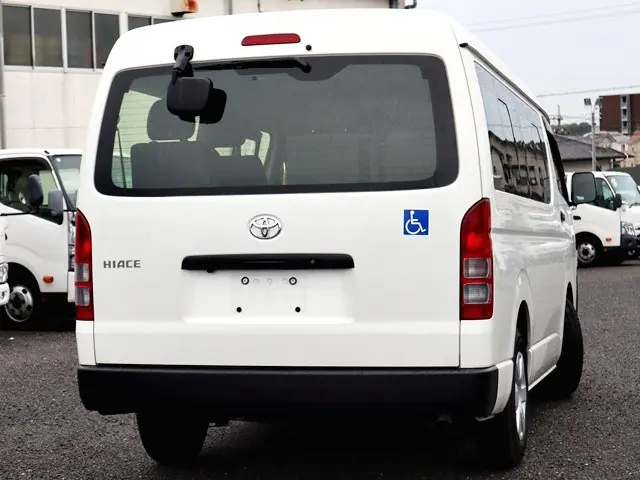 トヨタ ハイエース 3BA-TRH214W(2WD)の写真3