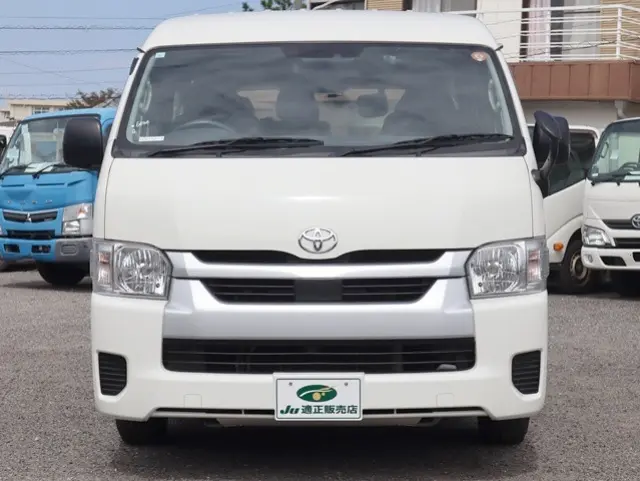トヨタ ハイエース 3BA-TRH214W(2WD)の写真3
