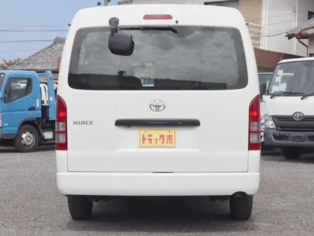 トヨタ ハイエース 3BA-TRH214W(2WD)の写真6