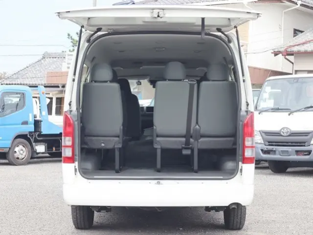 トヨタ ハイエース 3BA-TRH214W(2WD)の写真11