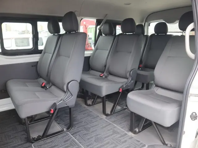トヨタ ハイエース 3BA-TRH214W(2WD)の写真26