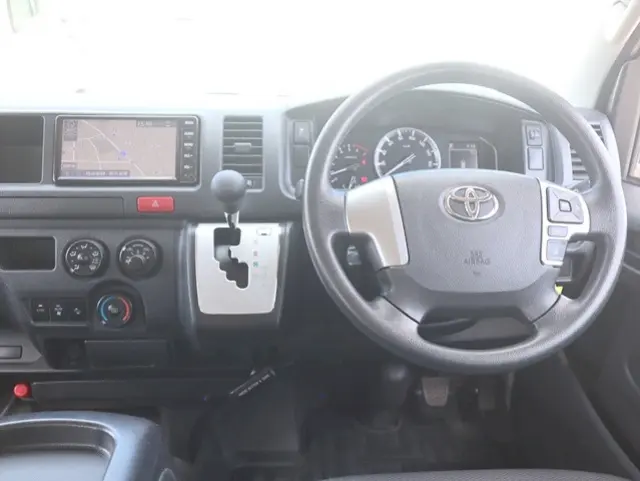 トヨタ ハイエース 3BA-TRH214W(2WD)の写真31