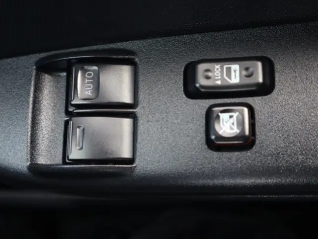 トヨタ ハイエース 3BA-TRH214W(2WD)の写真39