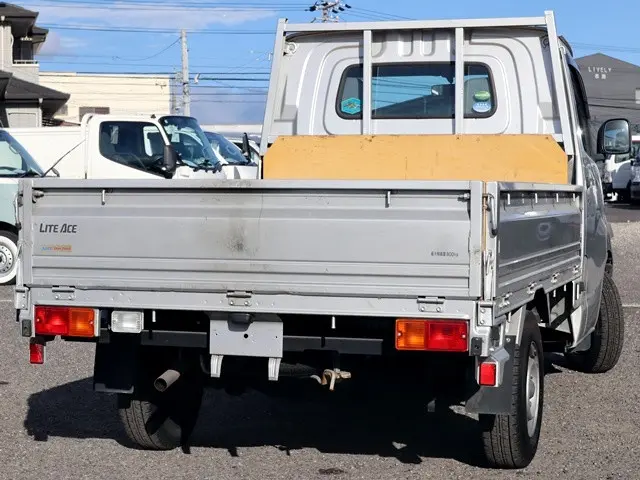 トヨタ ライトエーストラック DBF-S402U(2WD)の写真3