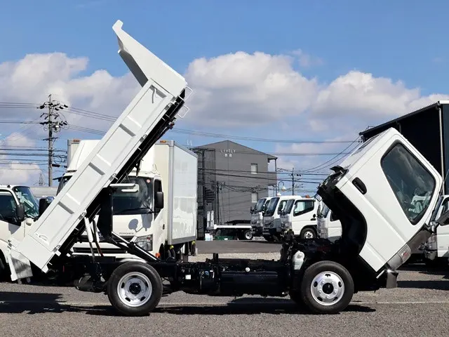 三菱 キャンター TPG-FBA60(2WD)の写真12