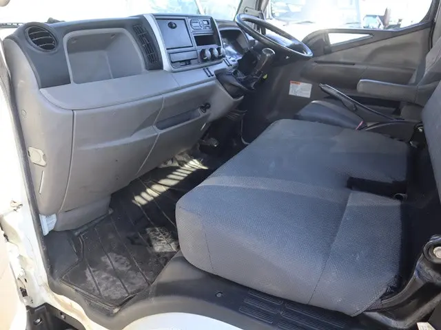 三菱 キャンター TPG-FBA60(2WD)の写真33