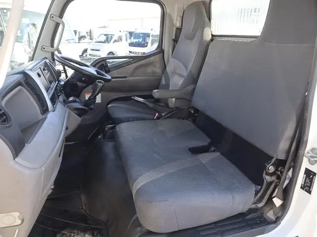 三菱 キャンター TPG-FBA60(2WD)の写真34