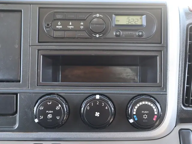 三菱 キャンター TPG-FBA60(2WD)の写真37