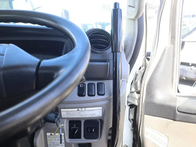三菱 キャンター TPG-FBA60(2WD)の写真38