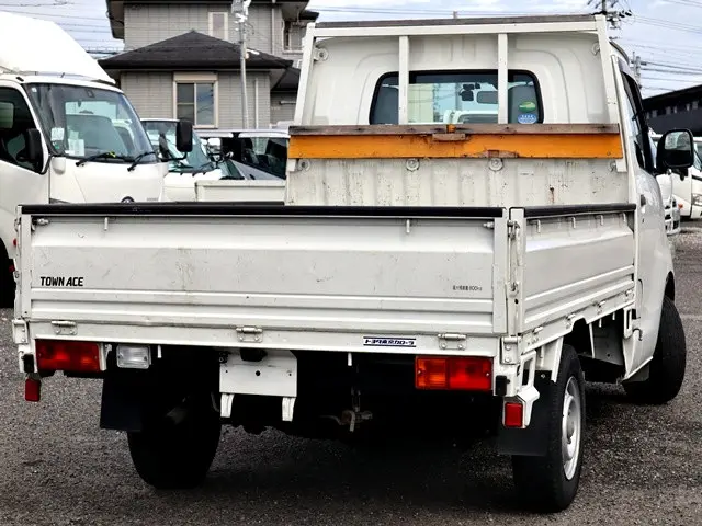 トヨタ タウンエーストラック DBF-S402U(2WD)の写真3
