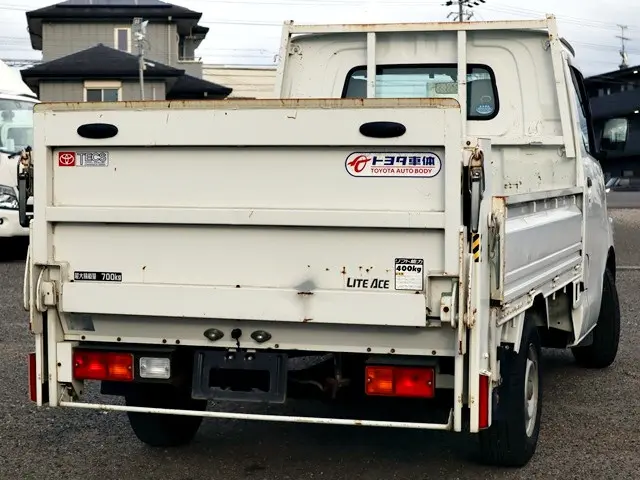 トヨタ ライトエーストラック DBF-S402U改(2WD)の写真3