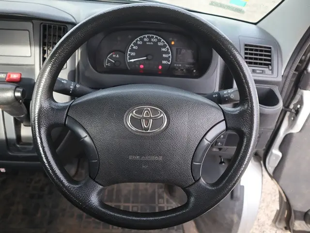 トヨタ タウンエーストラック 5BF-S403U(2WD)の写真4