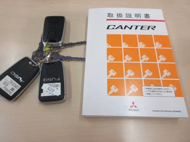 三菱 キャンター 2RG-FBA20(2WD)の写真5