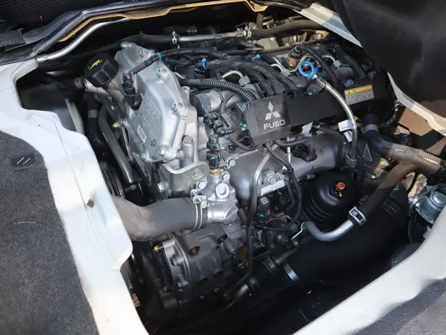 三菱 キャンター 2RG-FBA20(2WD)の写真17
