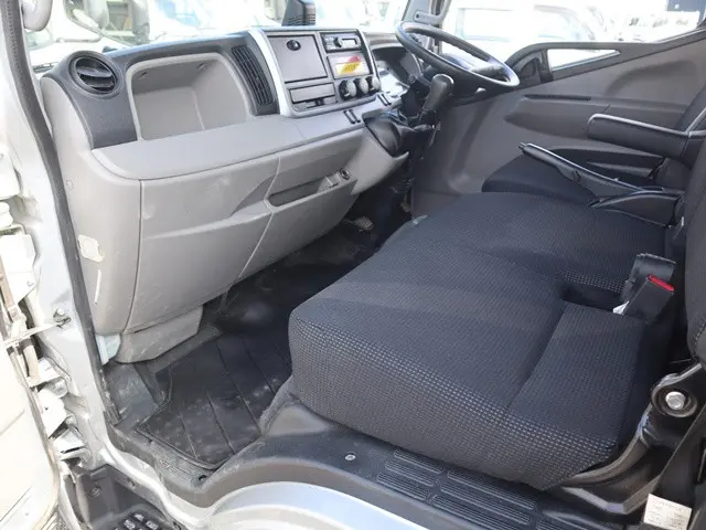 三菱 キャンター 2RG-FBA20(2WD)の写真30