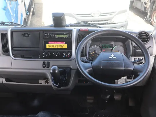 三菱 キャンター 2RG-FBA20(2WD)の写真36