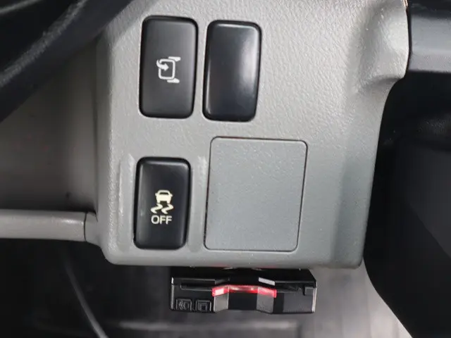 日野 デュトロ TPG-XZU710M(2WD)の写真37