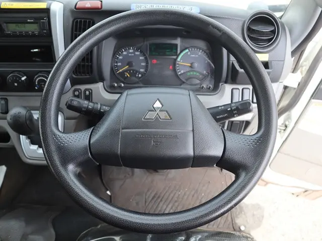 三菱 キャンター 2RG-FBA20(2WD)の写真4