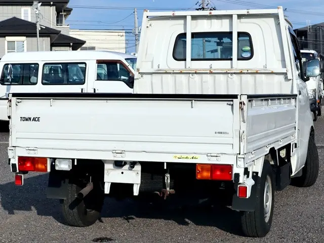 トヨタ タウンエーストラック DBF-S402U(2WD)の写真3