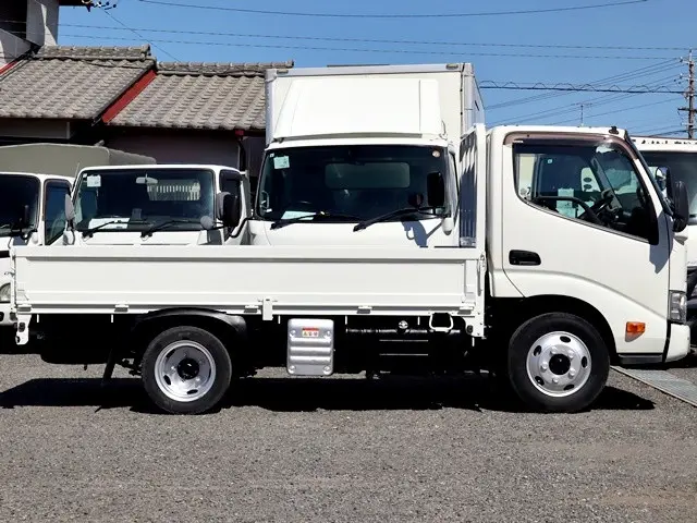 トヨタ ダイナ 2RG-XZU605(2WD)の写真8