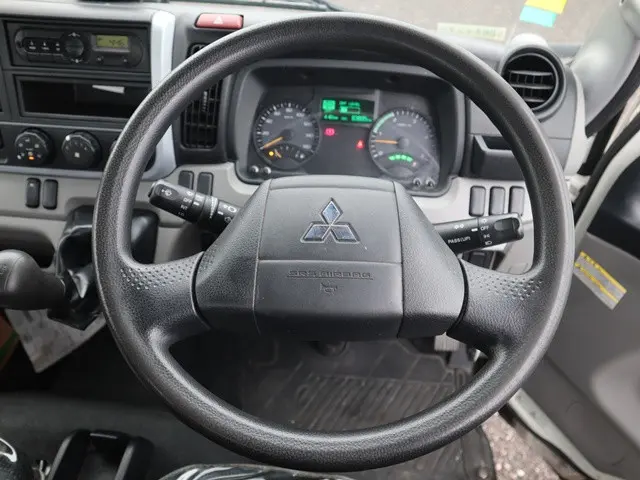 三菱 キャンター TPG-FEB20(2WD)の写真4
