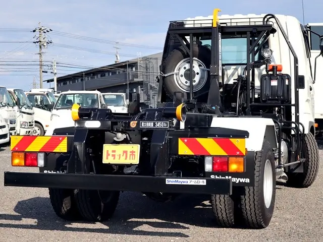 三菱 ファイター 2KG-FK72F(2WD)の写真5