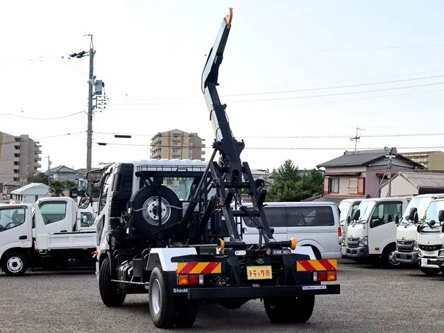 三菱 ファイター 2KG-FK72F(2WD)の写真11