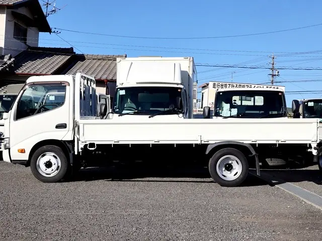 トヨタ ダイナ 2RG-XZU655(2WD)の写真9