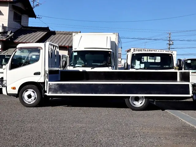 トヨタ ダイナ 2RG-XZU655(2WD)の写真13