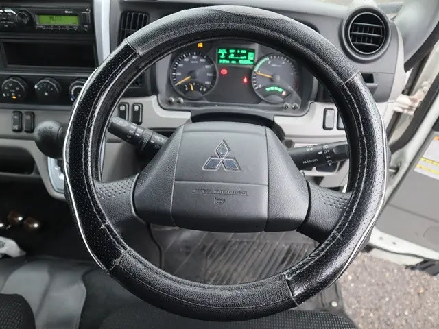三菱 キャンター 2RG-FBA20(2WD)の写真4