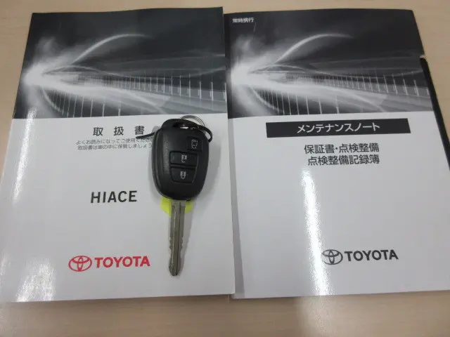 トヨタ ハイエース 3BA-TRH219W(4WD)の写真5