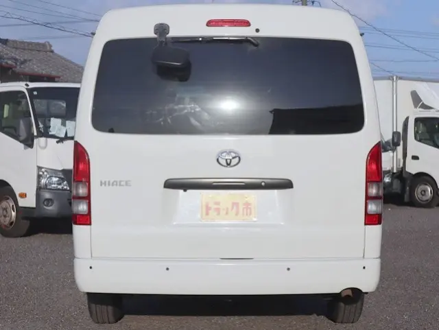 トヨタ ハイエース 3BA-TRH219W(4WD)の写真6