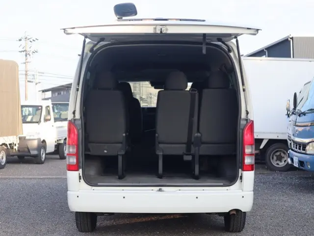 トヨタ ハイエース 3BA-TRH219W(4WD)の写真11