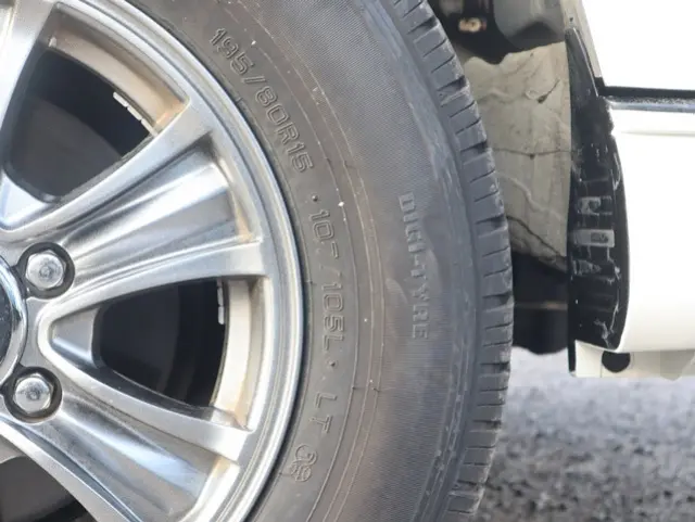 トヨタ ハイエース 3BA-TRH219W(4WD)の写真16