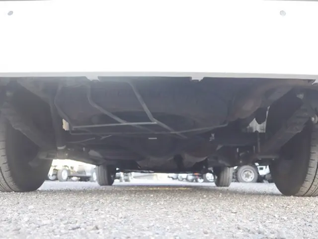 トヨタ ハイエース 3BA-TRH219W(4WD)の写真17