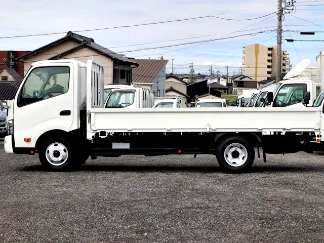 トヨタ ダイナ 2RG-XZC710(2WD)の写真9