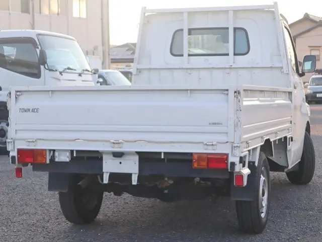 トヨタ タウンエーストラック 5BF-S403U(2WD)の写真3