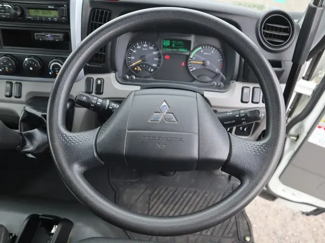 三菱 キャンター 2PG-FBA60(2WD)の写真4