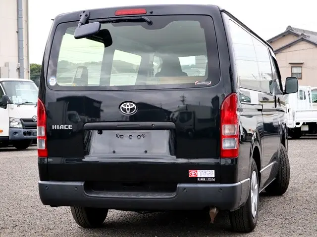 トヨタ ハイエースバン 3DF-GDH201V(2WD)の写真3