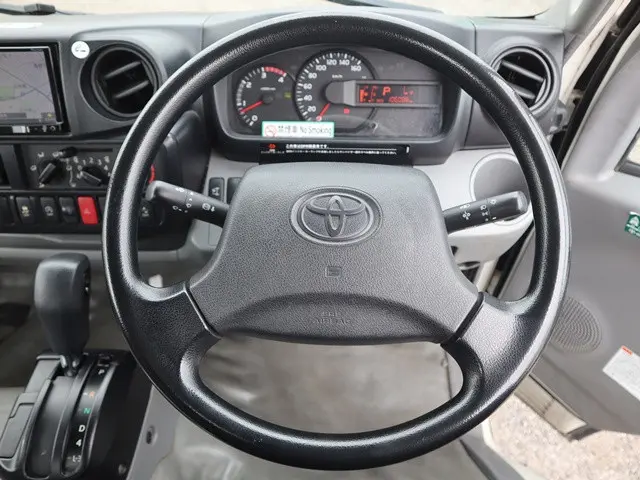 トヨタ ダイナ TKG-XZC605(2WD)の写真4
