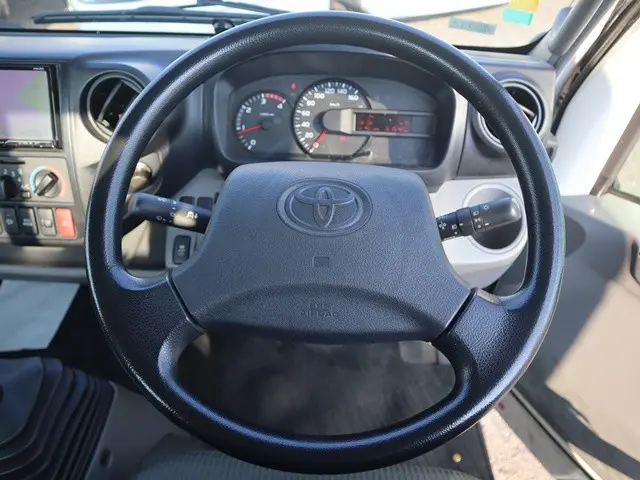 トヨタ ダイナ TKG-XZU700(2WD)の写真4