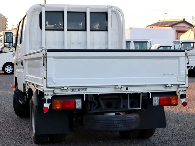 トヨタ ダイナ 2RG-XZU605(2WD)の写真2