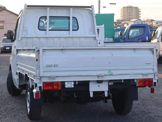 トヨタ タウンエーストラック DBF-S402U(2WD)の写真2