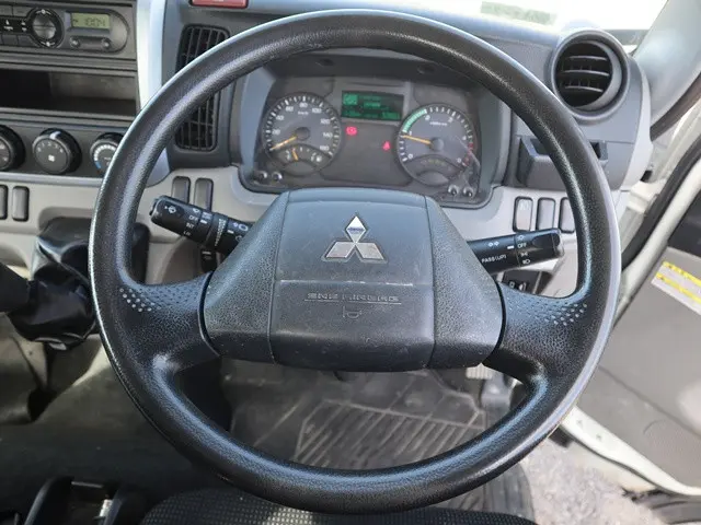 三菱 キャンター TPG-FBA20(2WD)の写真4