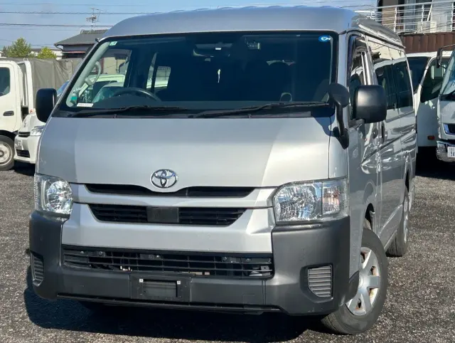 トヨタ ハイエース 3BA-TRH219W(4WD)の写真1