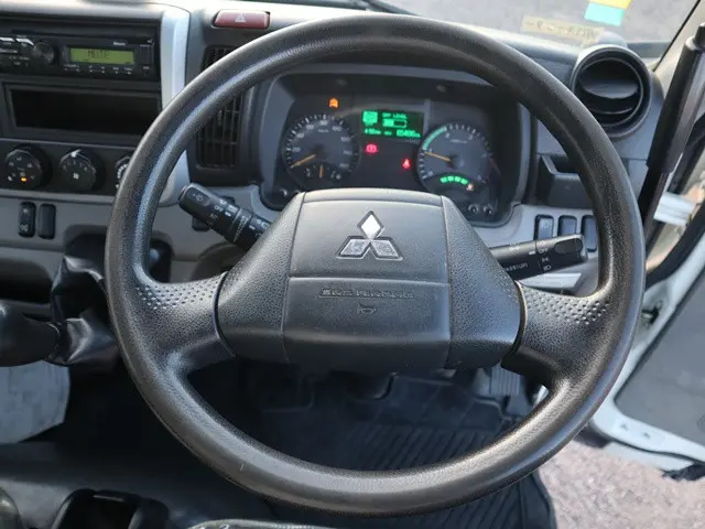 三菱 キャンター 2PG-FBA60(2WD)の写真4