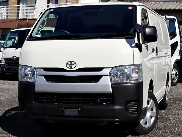 トヨタ ハイエースバン 3BF-TRH200V(2WD)の写真1