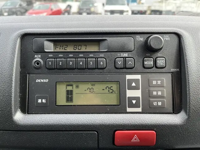 トヨタ ハイエースバン 3BF-TRH200V(2WD)の写真5