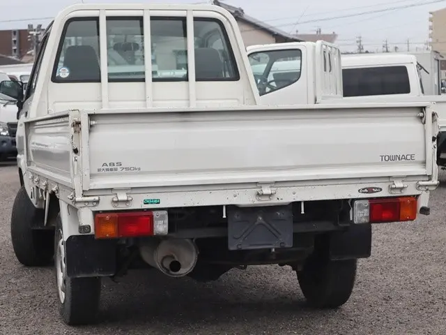 トヨタ タウンエーストラック GK-KM80(4WD)の写真3